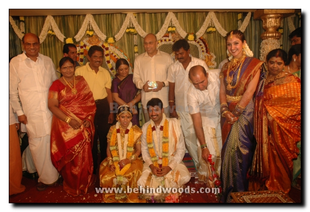 actor arun vijay and aarthi wedding photos16